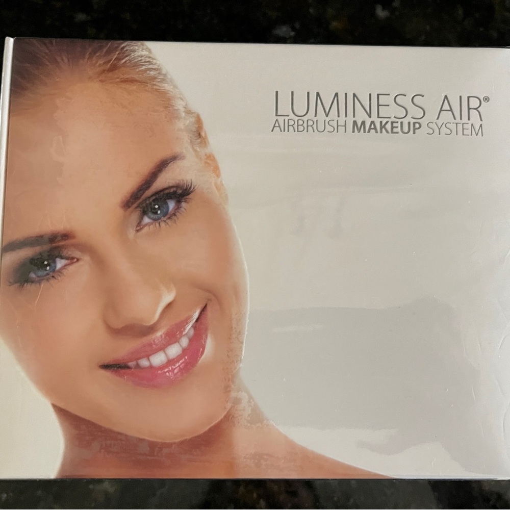 BRAND NEW Luminess Airbrush Makeup System